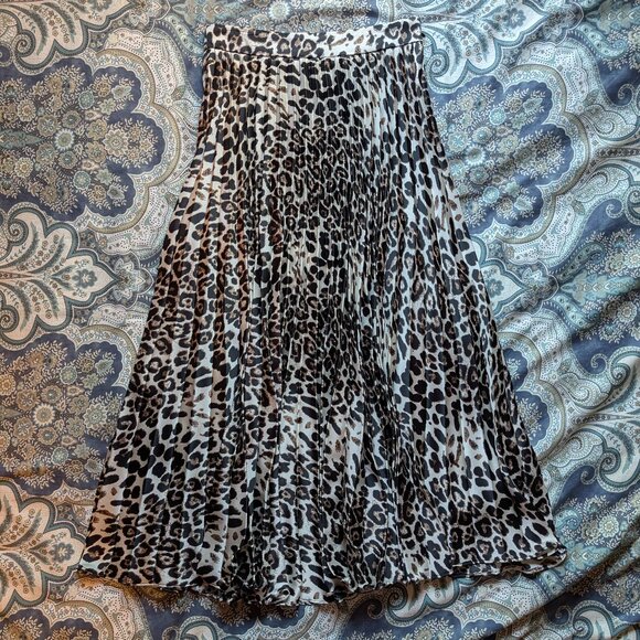 DO+BE Leopard Accordion Skirt - Picture 1 of 5